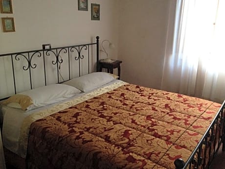 Double Room with Private External Bathroom