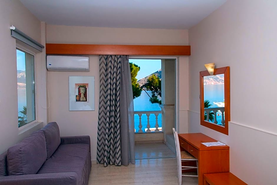 Antikyra Beach Hotel