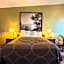 Super 8 by Wyndham Wells