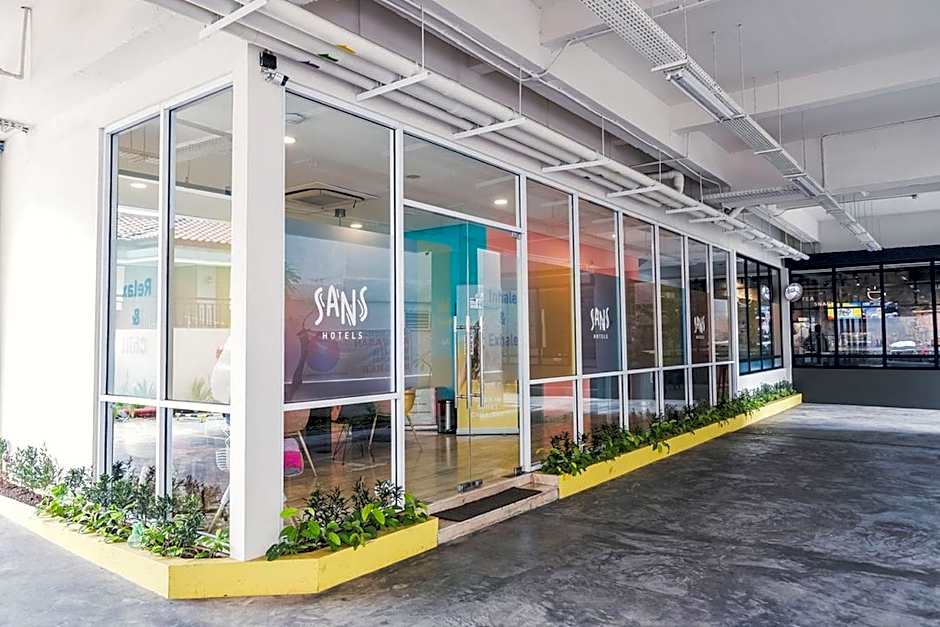 Sans Hotel Puri Indah Jakarta