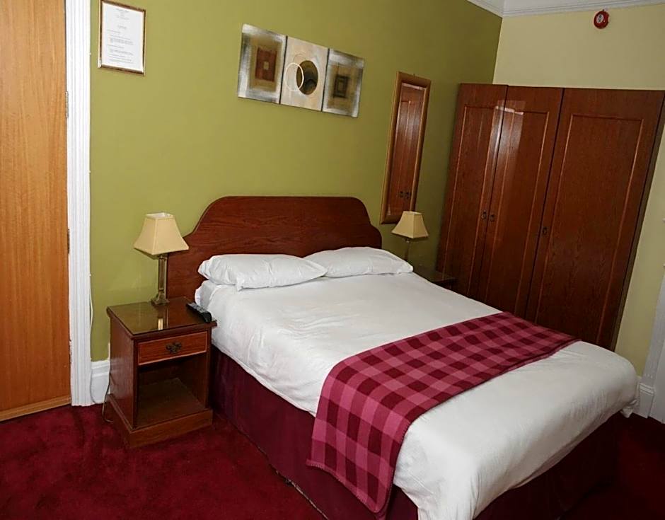Wimblehurst Hotel