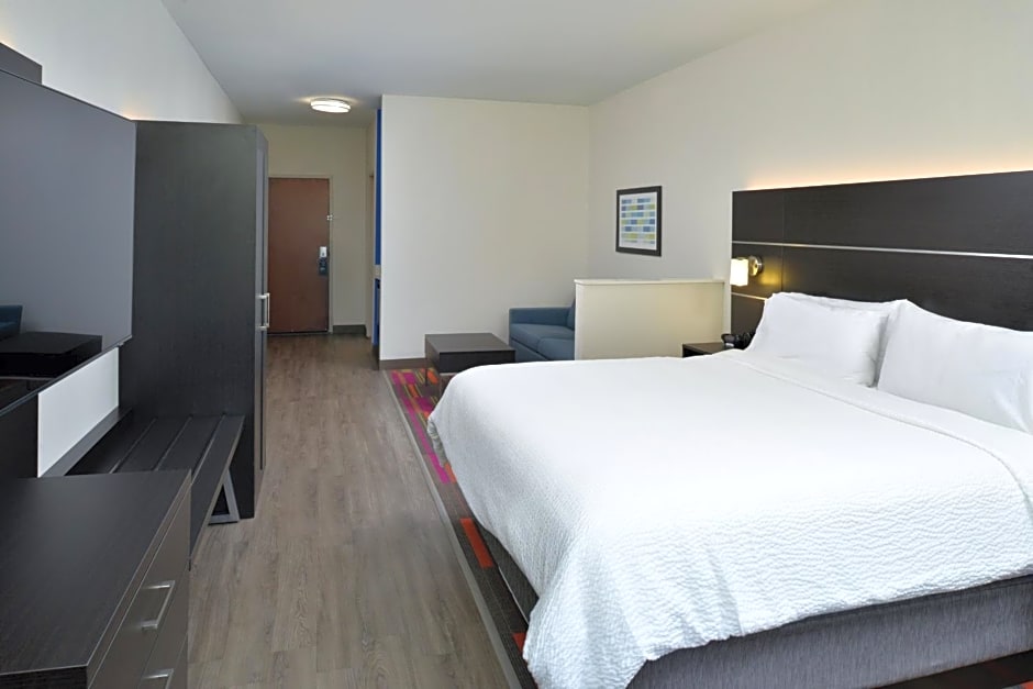 Holiday Inn Express Hotel & Suites Carthage By IHG