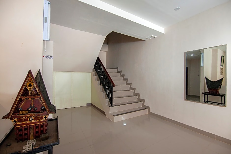 OYO 2382 Wisata Hotel