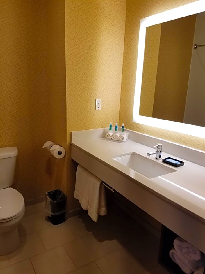 Holiday Inn Express Bordentown - Trenton South By IHG