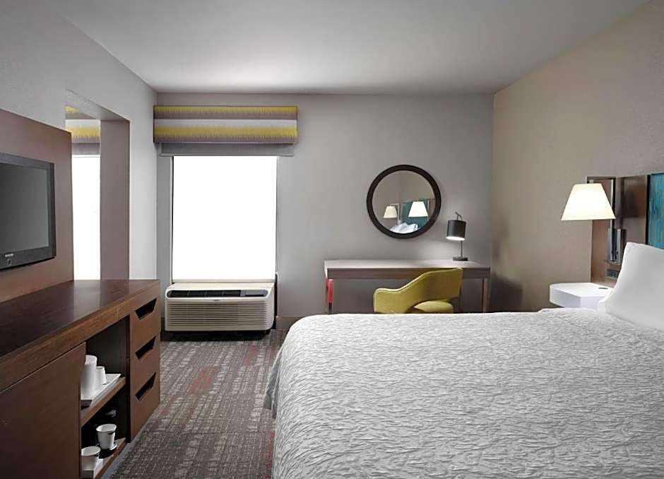 Photo 1 of 1 of 1 King Bed, Hearing/Mobility Accessible, Bathtub