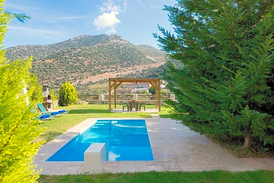 VILLA UPHORIA  with private pool and garden