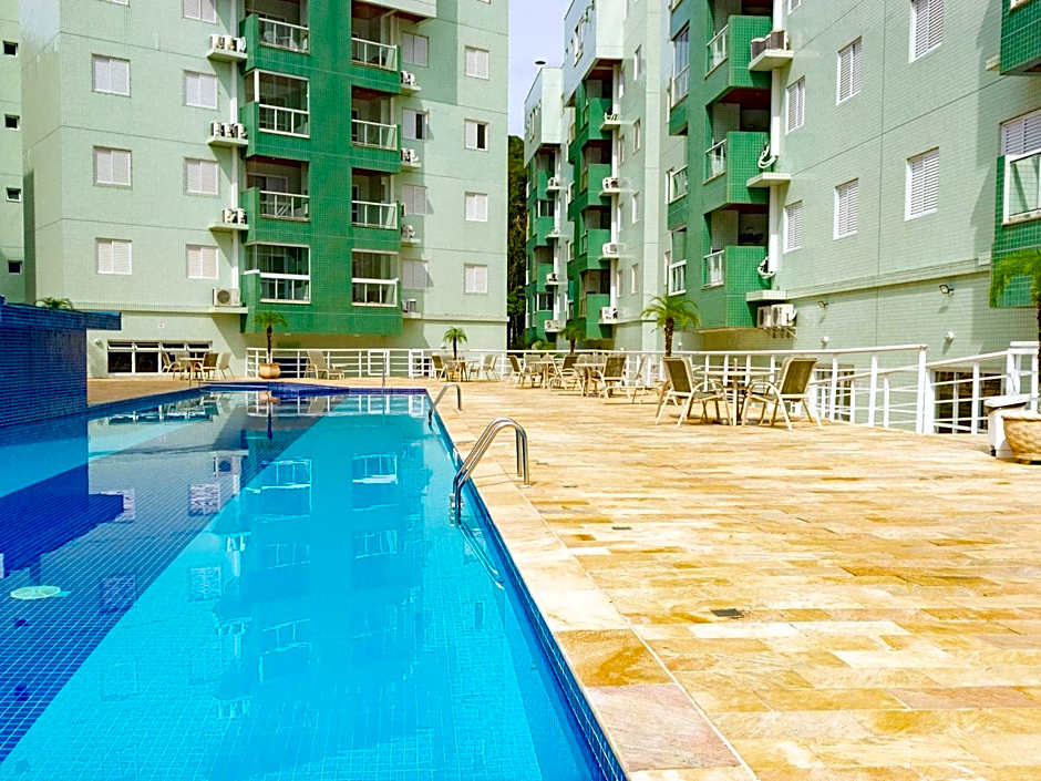 Apto Praia Grande (250m) - Condomínio Jequitibá PISCINA AQUECIDA SALÃO DE JOGOS