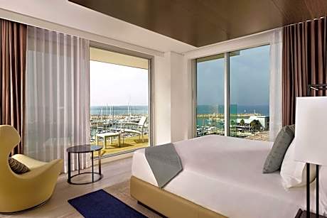 Superior room, 1 Queen, Balcony