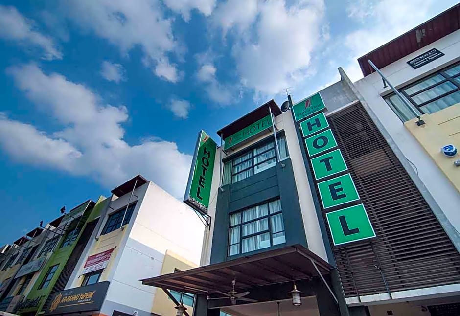 Putra One Avenue Hotel