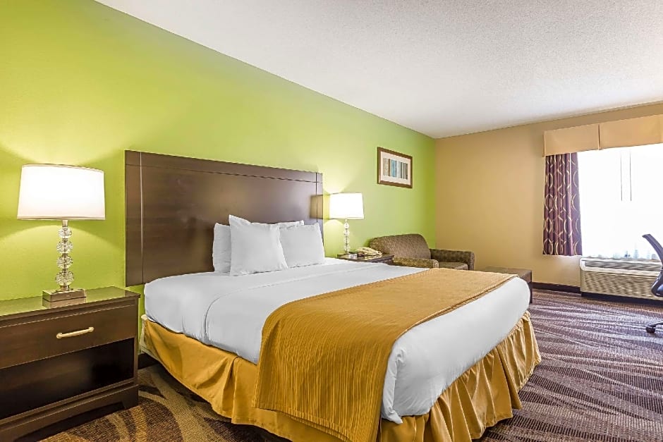 Quality Inn Warsaw I-40