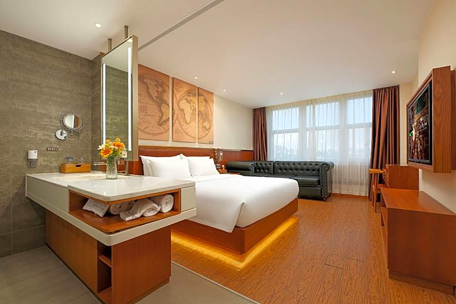 James Joyce Coffetel Shijiazhuang the Mixc Jinyuan Tower Airport Bus