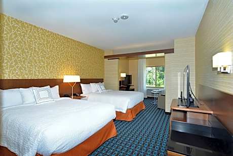 Suite, Multiple Beds, Non Smoking (2 Queen Beds and 1 Double Sofa Bed)