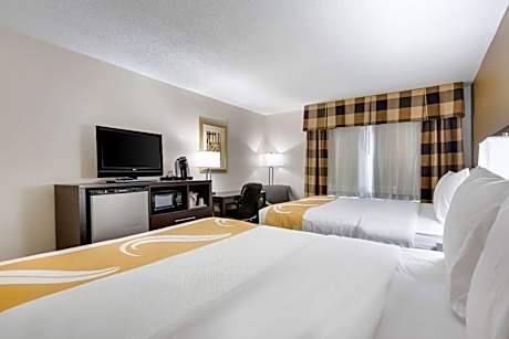 Queen Room with Roll-In Shower - Accessible/Non-Smoking