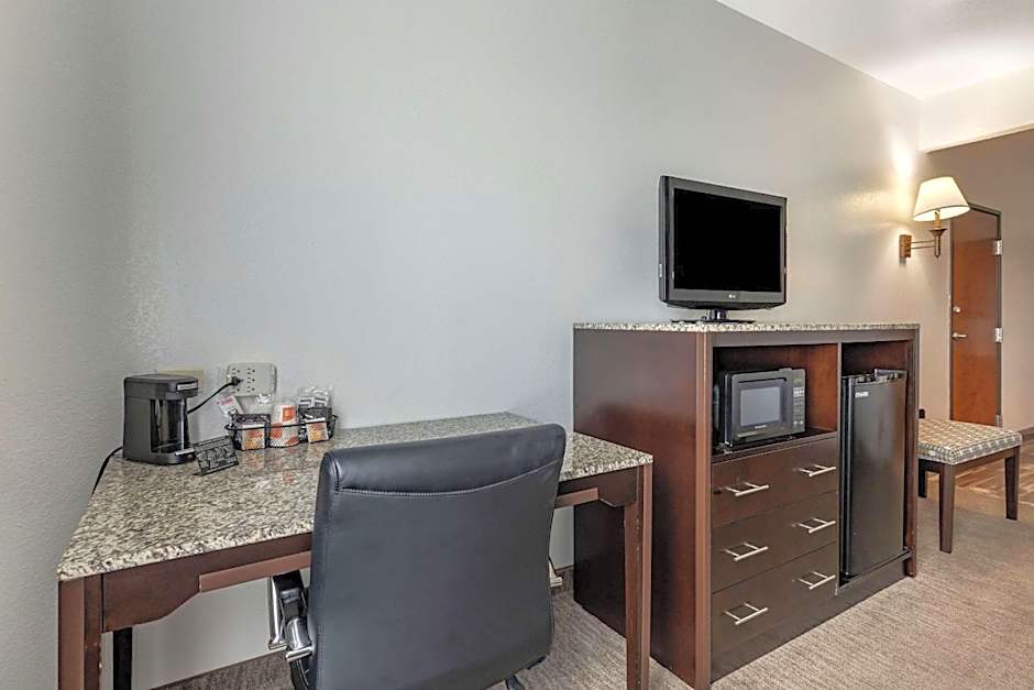 Comfort Inn & Suites Gatesville Near Fort Cavazos