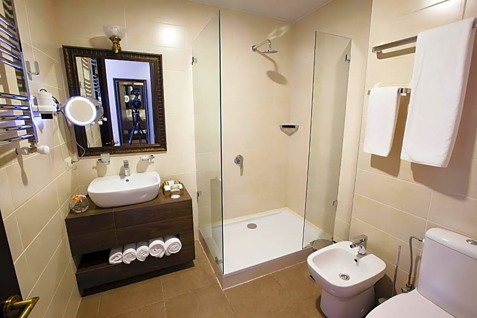 Reikartz Avlabari Tbilisi