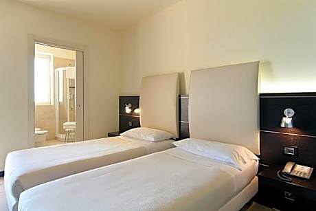 Twin Room with Balcony