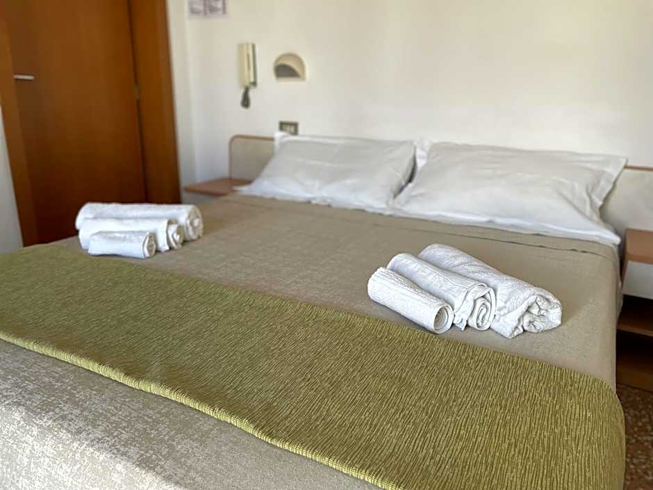 Hotel Alex