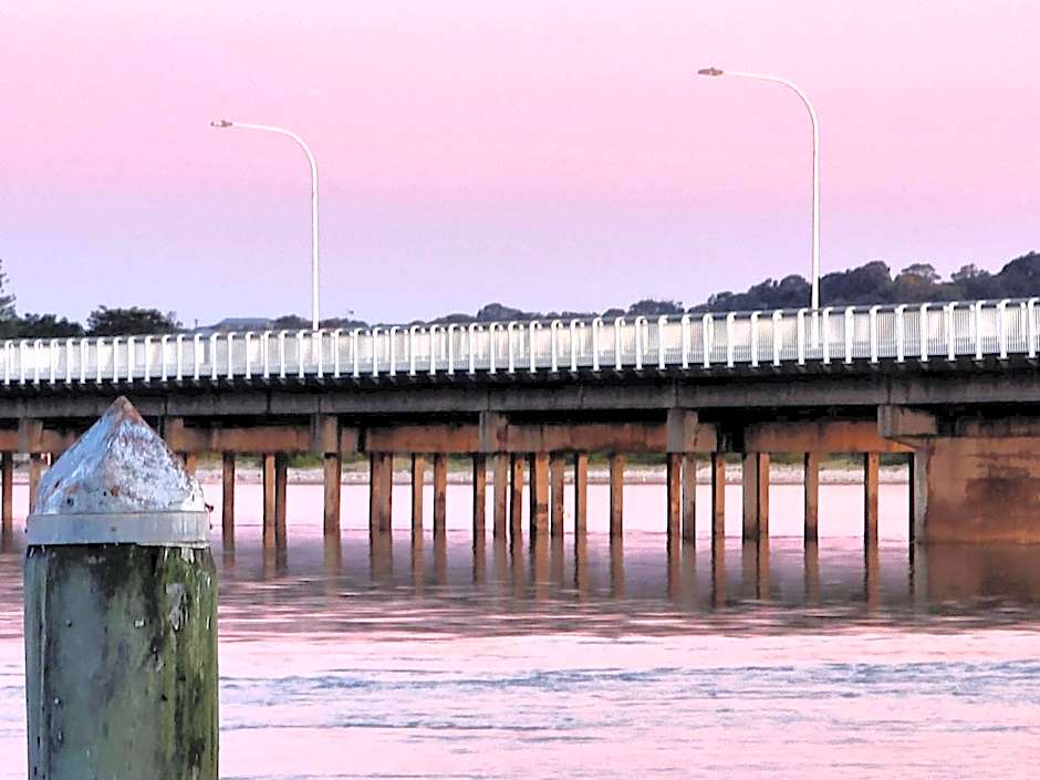 South Pacific Palms Motor Inn