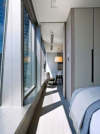 Full Floor Suite (Double bed)