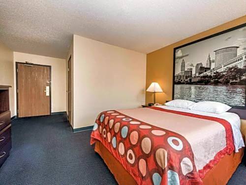 Super 8 by Wyndham Franklin/Middletown Area