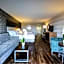 Holiday Inn Niagara Falls-By the Falls By IHG
