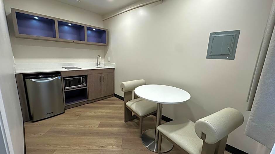 Costa Mesa Inn - Newport Beach Area