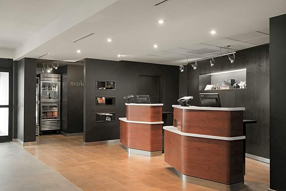 Courtyard by Marriott Louisville East