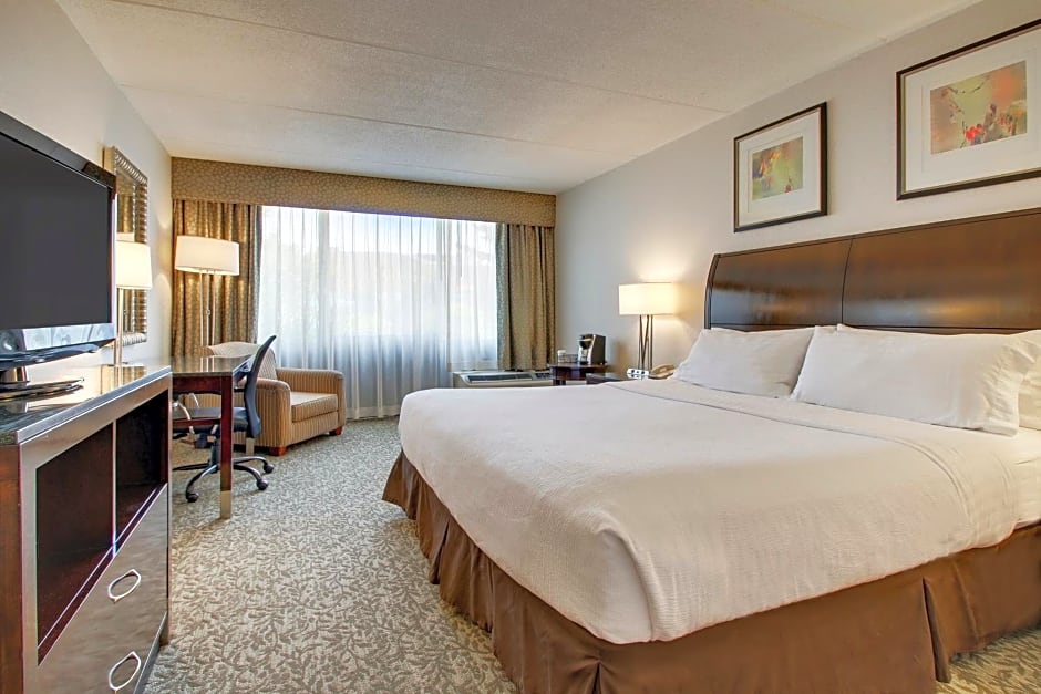 Holiday Inn Westbury-Long Island