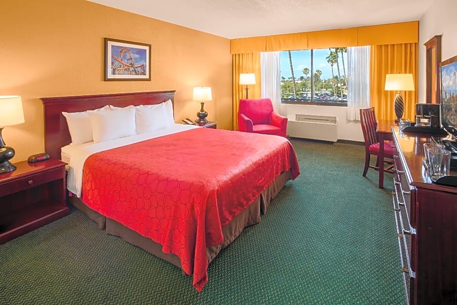 Knott's Berry Farm Hotel