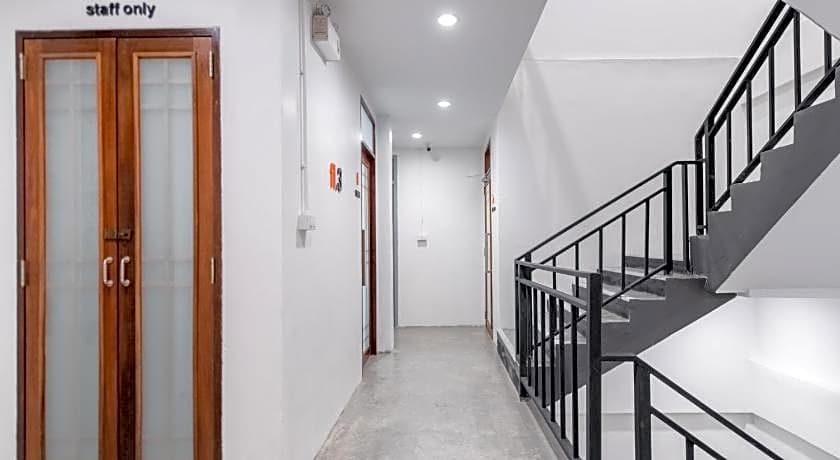 Tiny Taladnoi Hostel