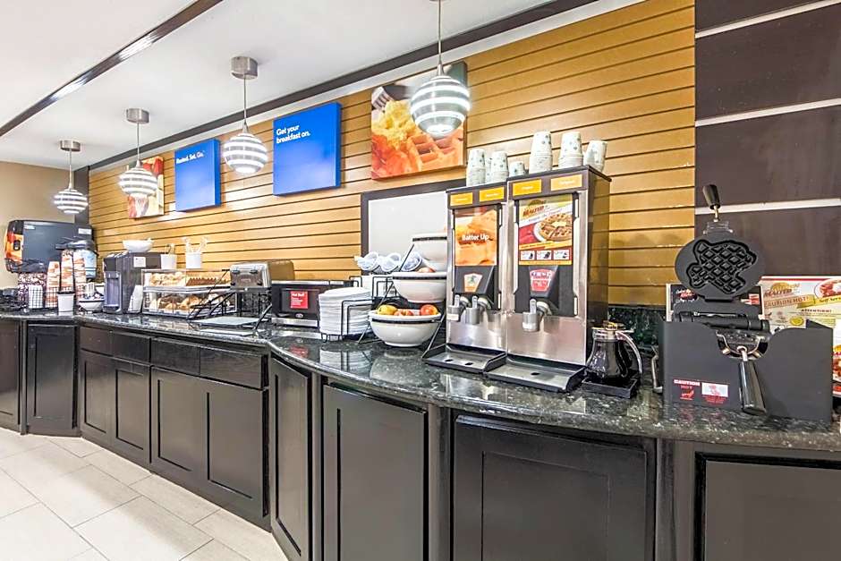 Comfort Inn North Dallas Near the Galleria