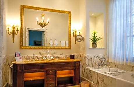 Duomo View Executive Suite with King Bed