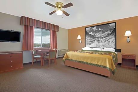 1 King Bed Non-Smoking