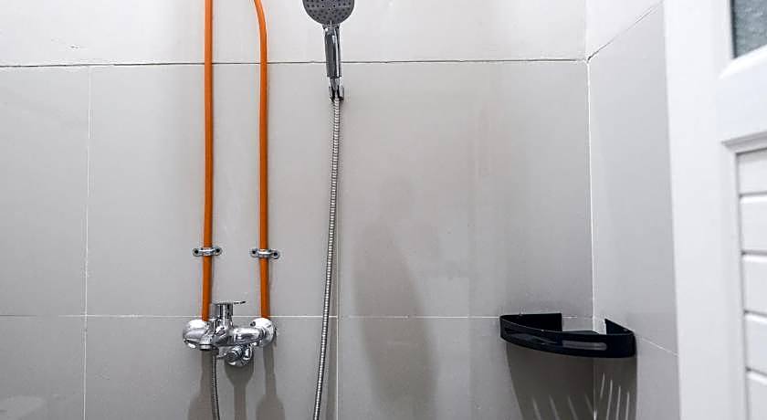 RedDoorz Syariah near Hajimena Lampung