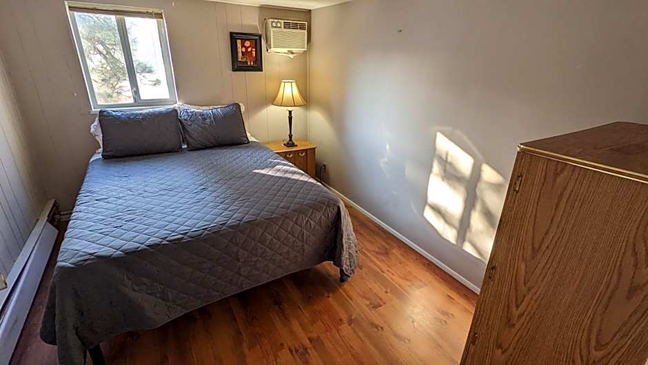 Deerview Lodge & Cabins - Princeton BC