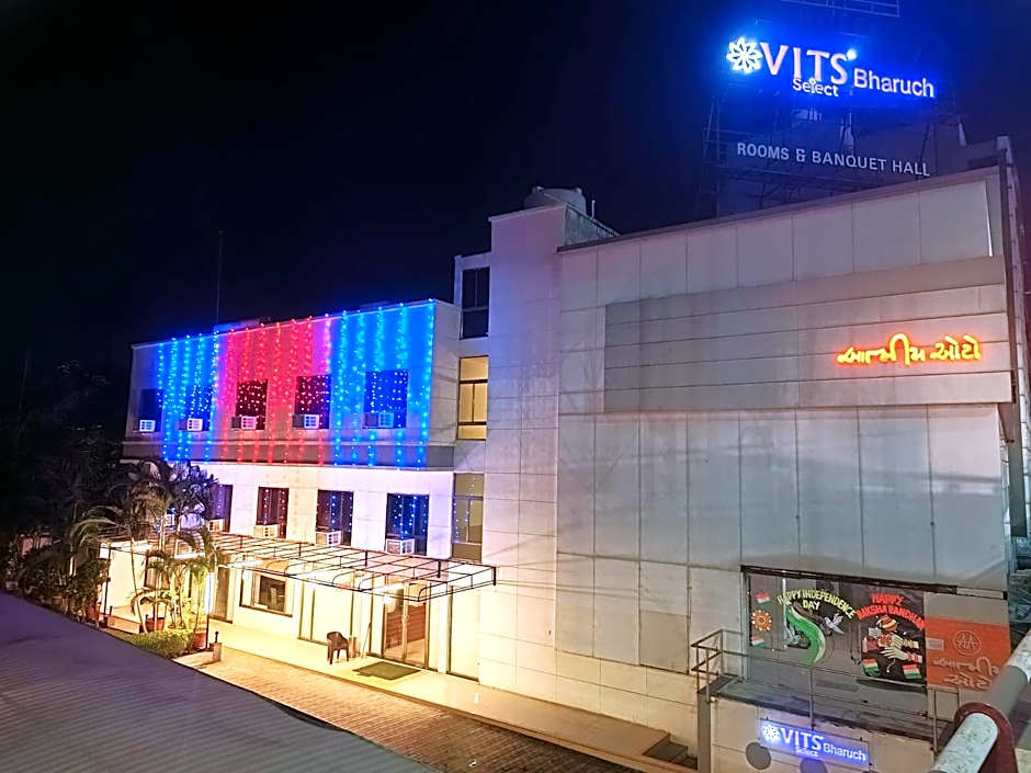 Foto 1 di 46 di VITS Select Bharuch