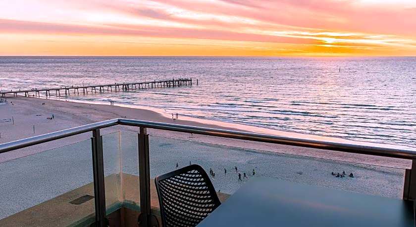 Oaks Glenelg Plaza Pier Suites