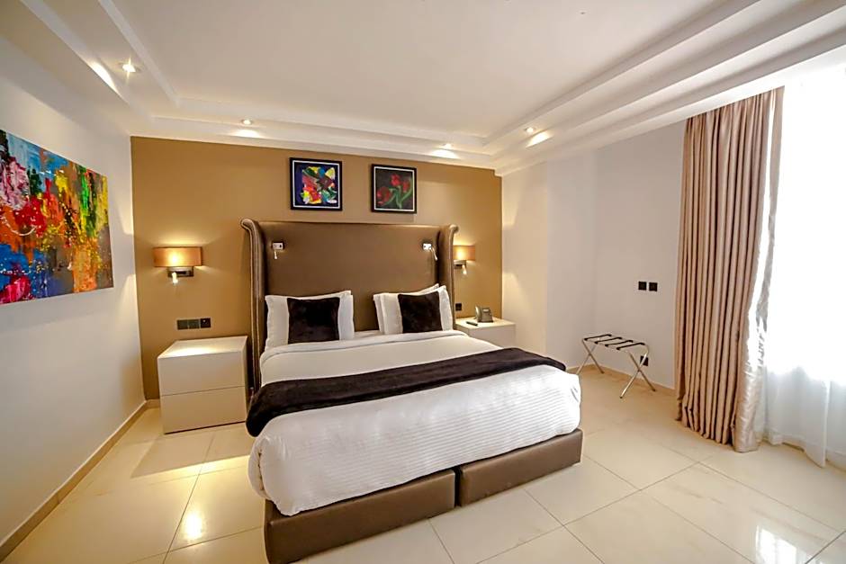 Victoria Crown Plaza Hotel