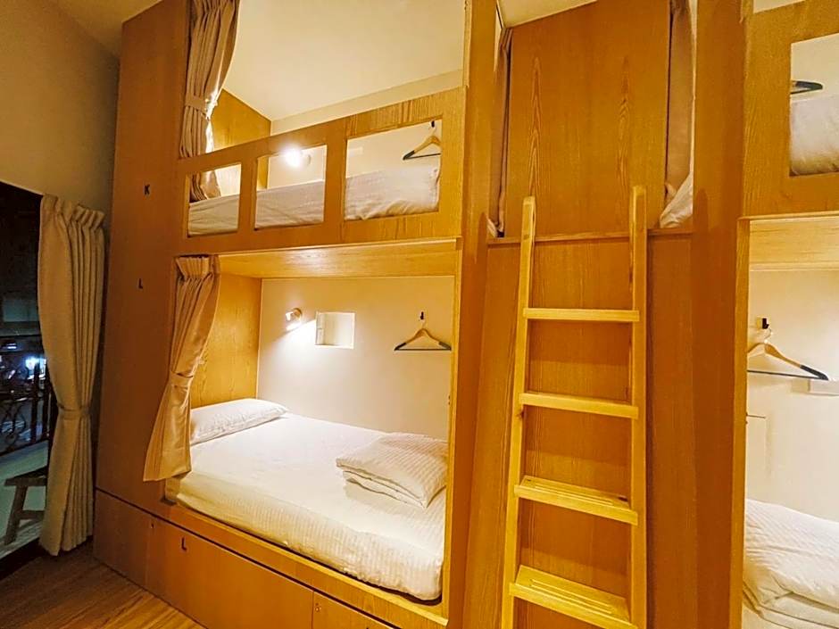 Foto 1 daripada 12 — Bed in 6-Bed Female Dormitory Room