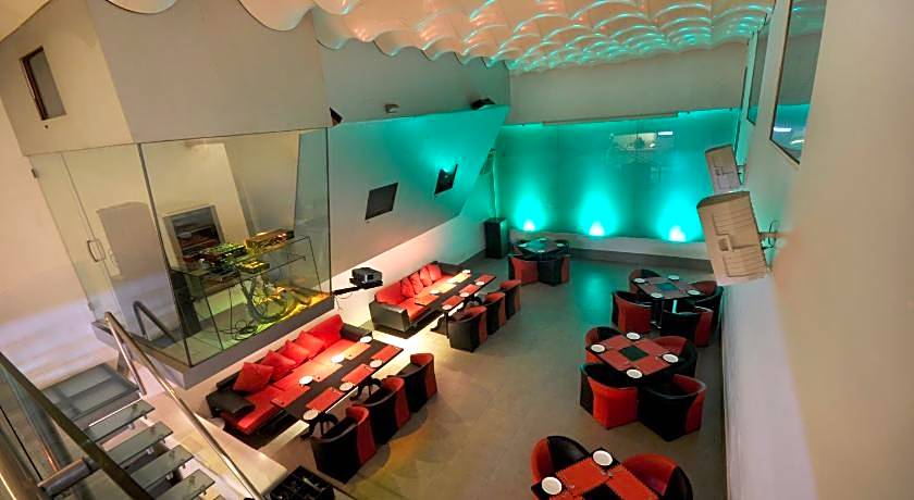 The Central Court Hotel