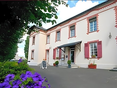Logis Auberge De L'ombree