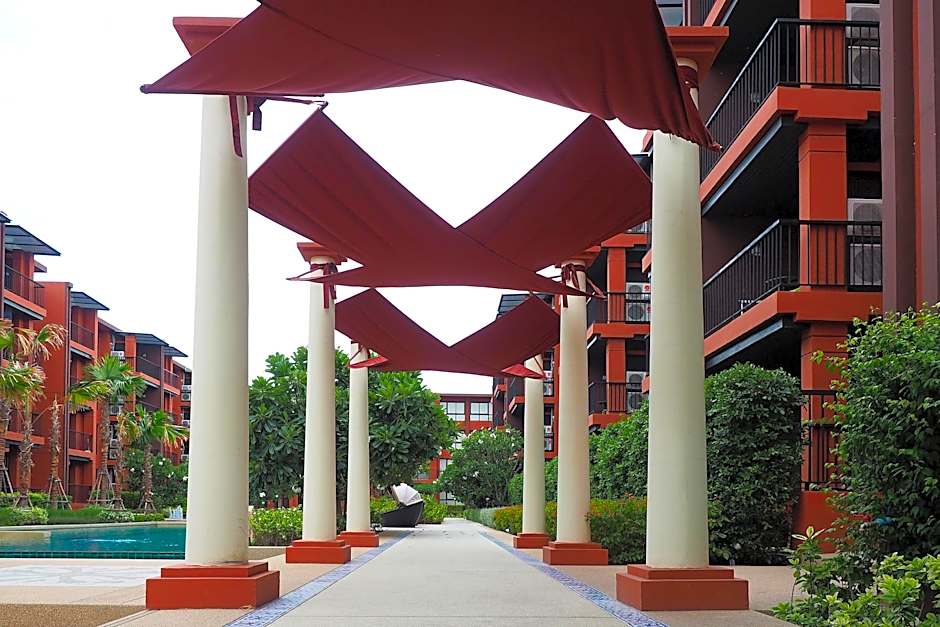 Bluroc Huahin Pool View