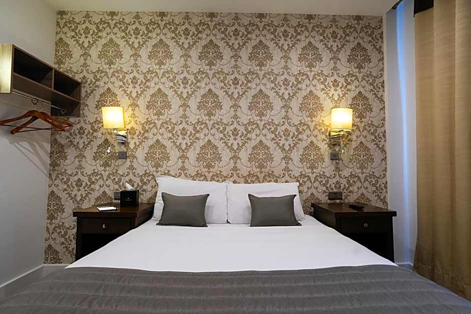 Grand Sapphire Hotel & Banqueting