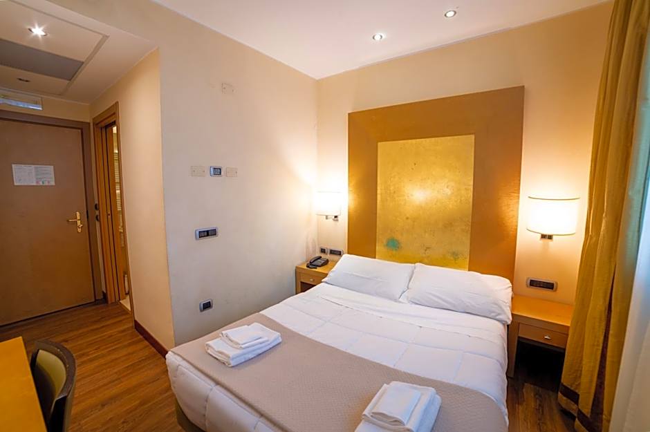 Photo 1 of 3 of Double Room