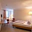 Hotel Pause - Free WiFi & Free Parking!!