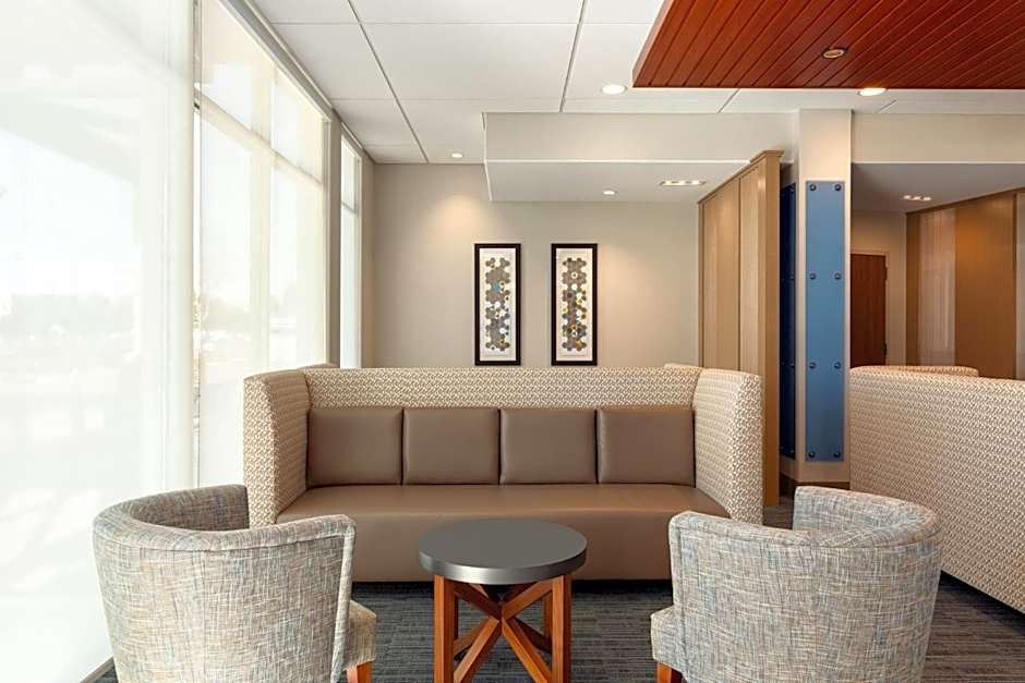 Holiday Inn Express & Suites Hayward - Castro Valley by IHG