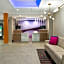 La Quinta Inn & Suites by Wyndham Lackawanna - Buffalo