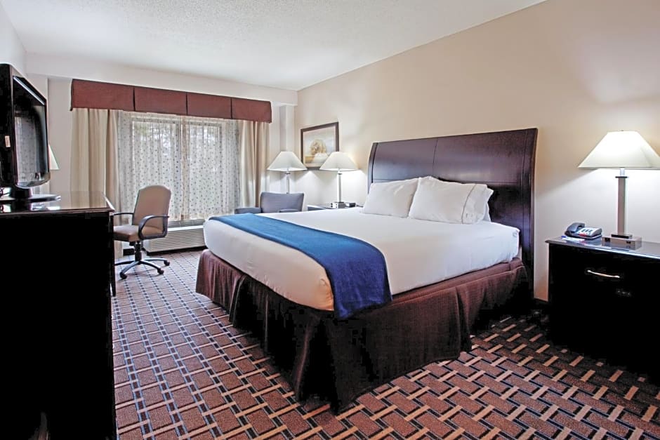 Holiday Inn Express Hotel & Suites Hope Mills-Fayetteville Airport, an IHG Hotel