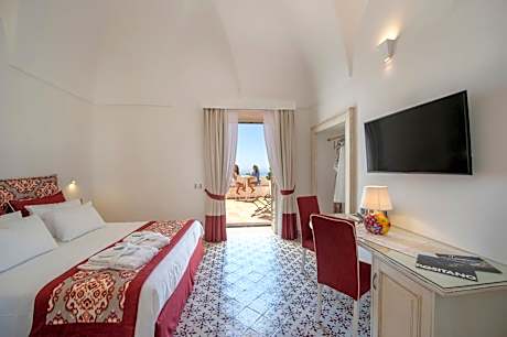 Deluxe Double Room with Terrace and Sea View