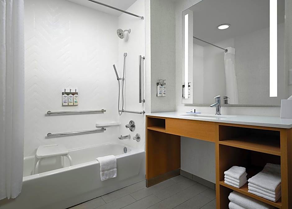 Holiday Inn Cincinnati Liberty Way By IHG